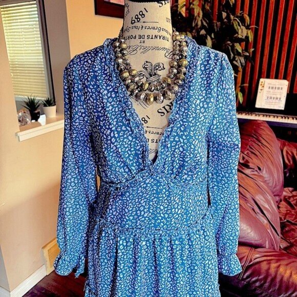 Rebellion Bohemian Plunging V-Neckline Blue Colored Maxi Dress Size Medium - Picture 4 of 15